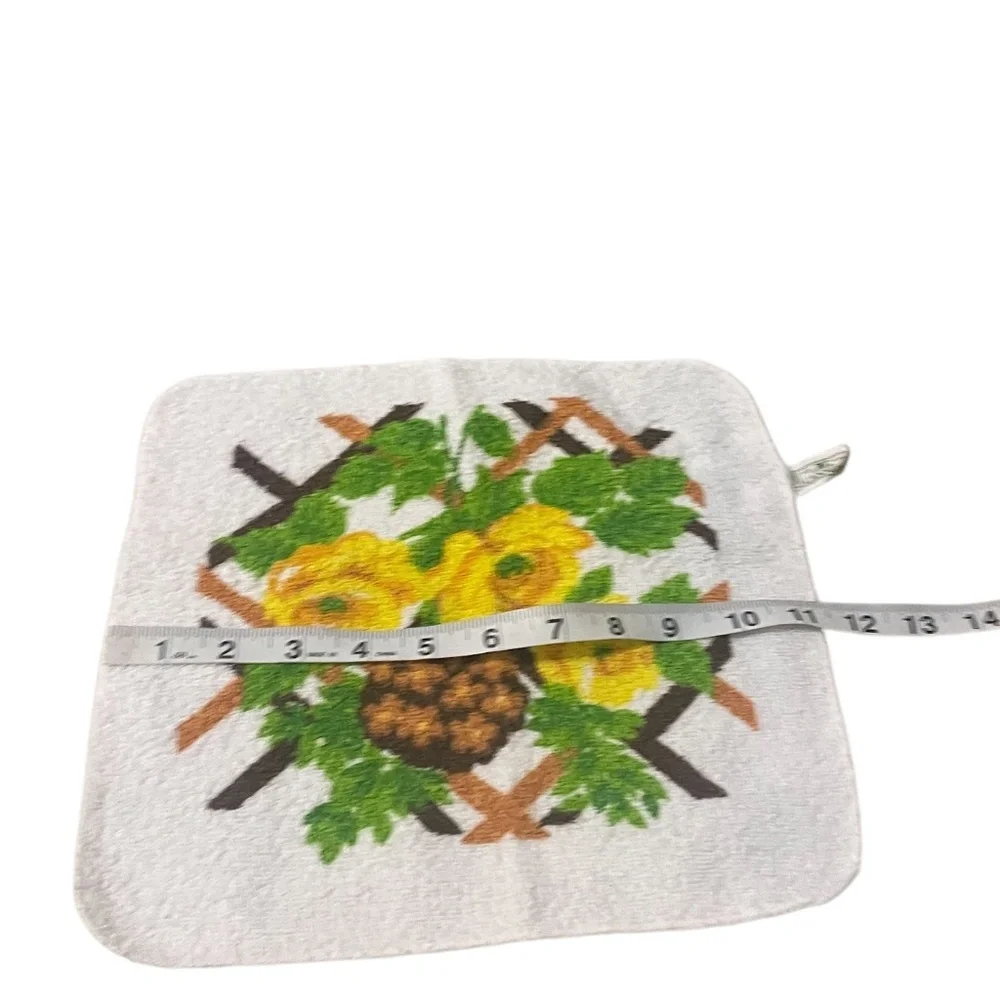 Vintage Cannon Rose GarBath Towel, Crisp Terry Cloth,‎ Yellow Roses on Lattice